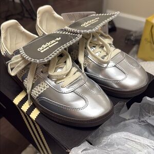 Adidas WB Silver Samba Sneakers - Size 7 Men / 8.5 Women - New in Box